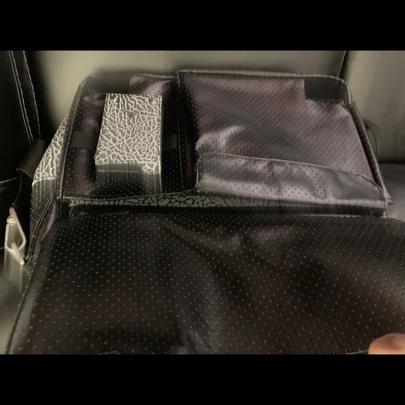 Michael Jordan Messenger Bag - Picture 5 of 5